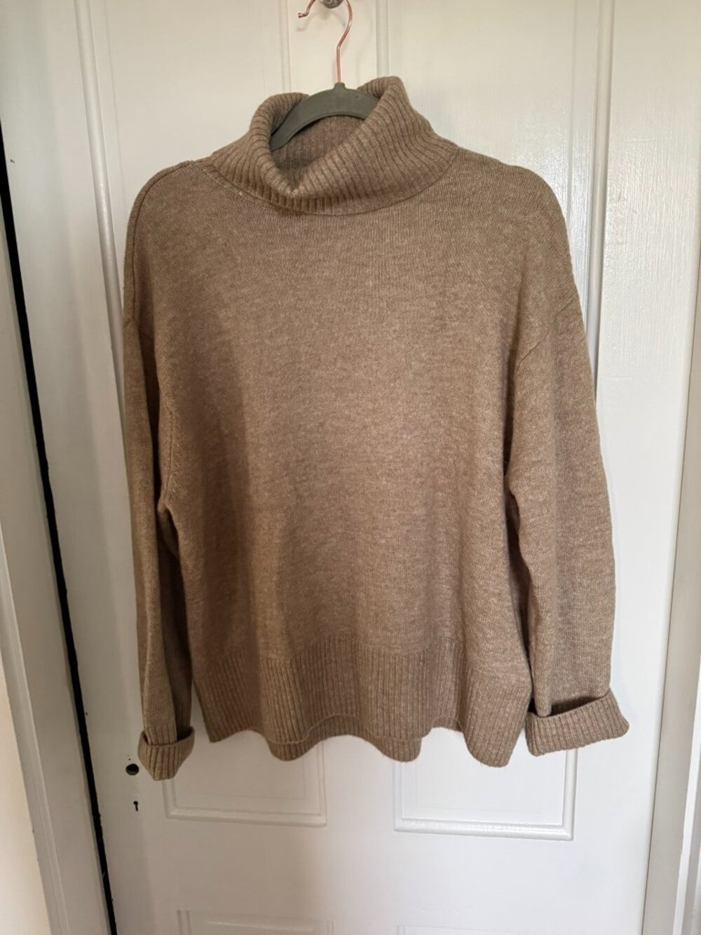 H&M Heather Beige Knit Turtleneck Sweater Relaxed, Oversized Fit Size M